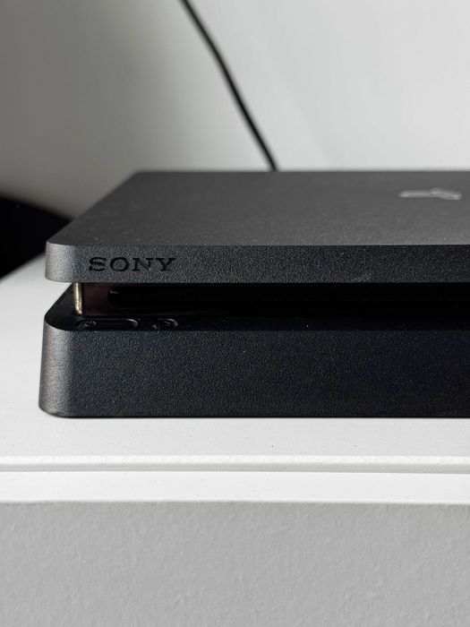 Sprzedam PS4 Slim 1 TB