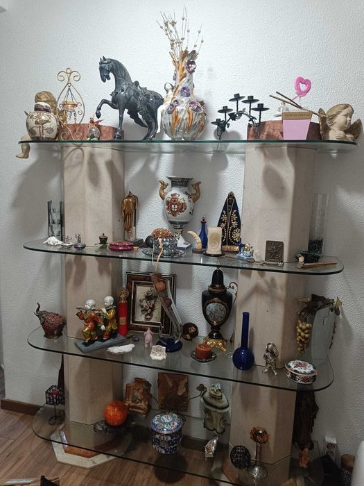 Vitrine em mármore
