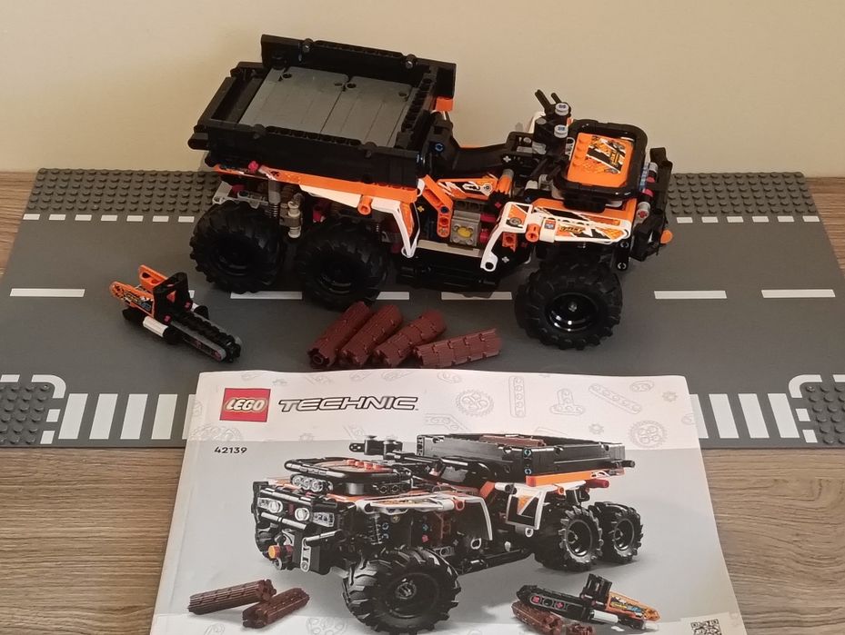 Lego Technic   All- Terrain Vehicle - 42139