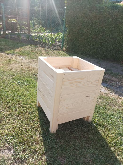 Ładna donica wysoka