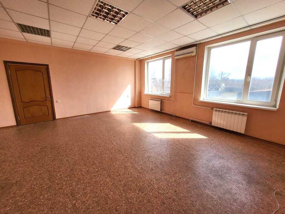 Продаж 4-х єт.приміщення вул Північне шоссе 12, поряд ДК "ЗАЛК".