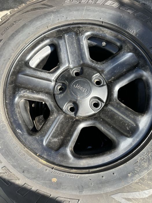 Alufelgi Jeep 16 cali 5x127 245/75R16 Bridgestone zima