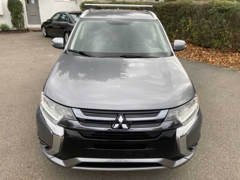 Mitsubishi Outlander SEL      2018