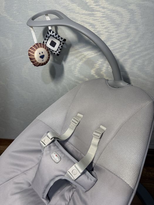 Заколисуючий центр Chicco Comfy Wave