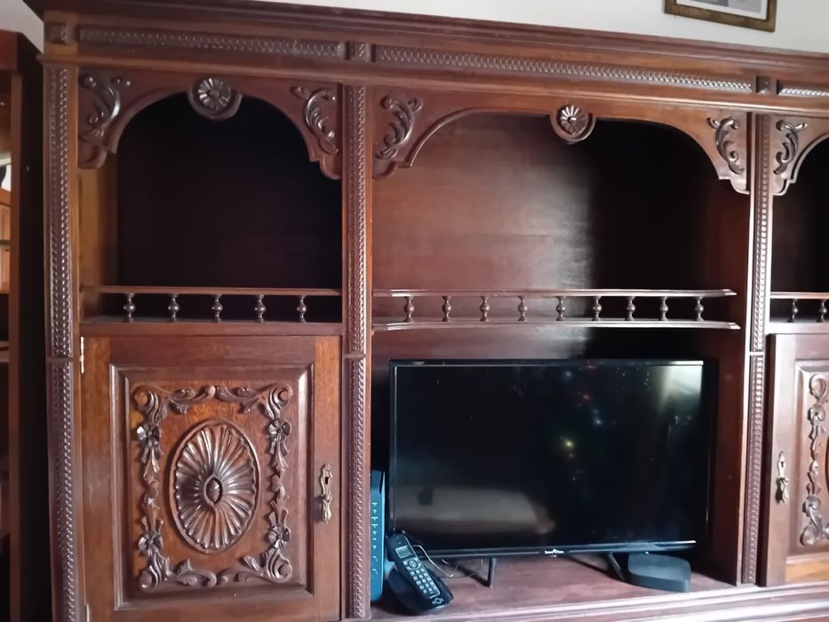 Móvel de Madeira Maciça