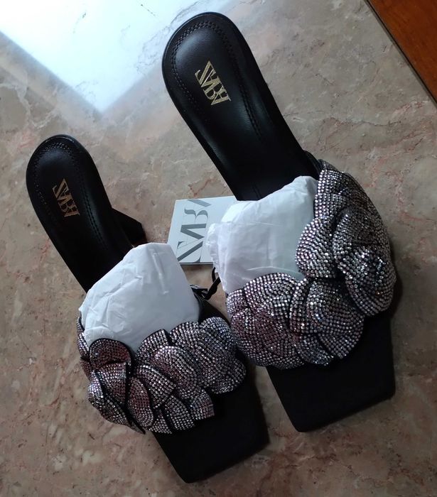 (NOVO) Sandálias brilhantes de salto alto