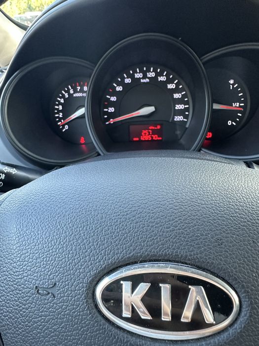 Kia Rio 1.2 CVVT TX (IUC e IPO até 10/2027)