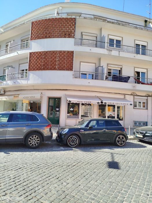 Apartamento T2 com varanda em Almada