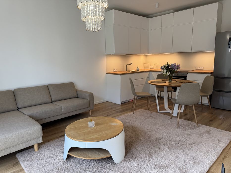 Bezposrednio 55 mkw, spacerowa 74