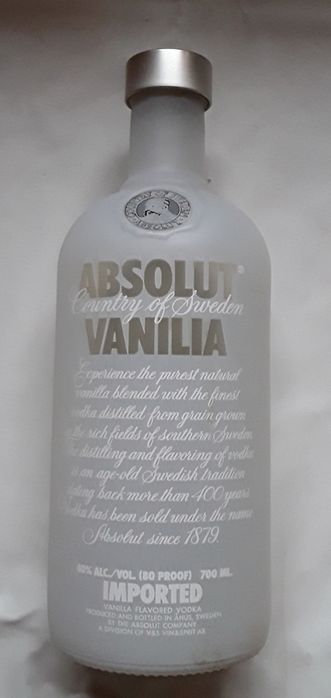 Garrafa Vodka Absolut Vanilia (vazia) para colecção