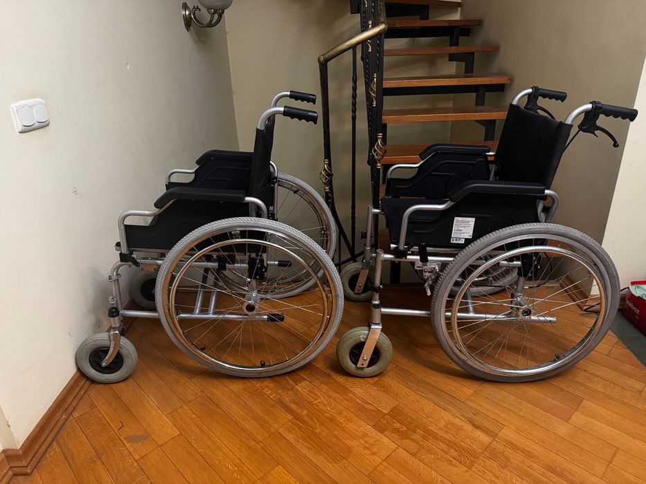 візок інвалідний 2 штуки Алюмінєві