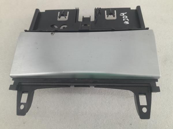 Cinzeiro MERCEDES-BENZ Classe C (W204)