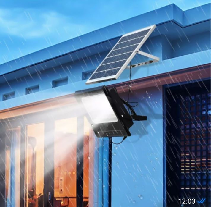 Projetor LED IP66 com  Painel Solar 50w