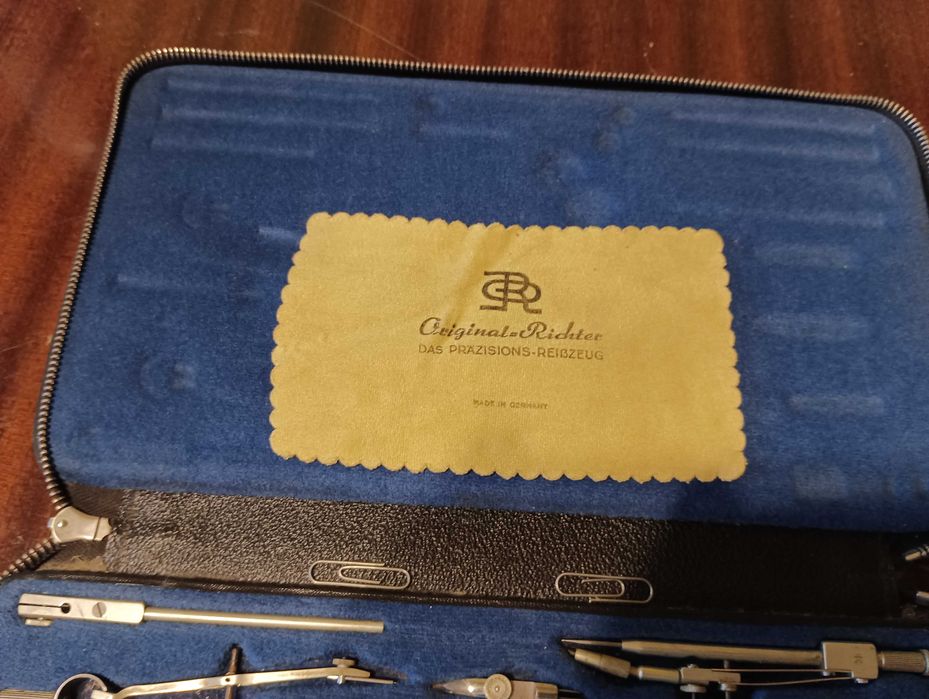 Zabytkowy zestaw kreślarski z cyrklami technicznymi Richter z NRD DDR