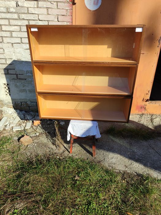 Полиця для книжок