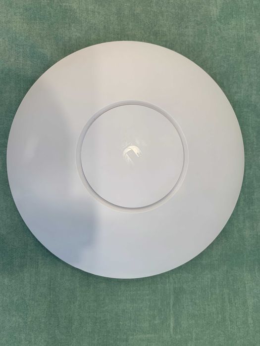 Точка доступу Ubiquiti UniFi U6-ENTERPRISE Wi-Fi 6, 6 ГГц, 4800Mbps