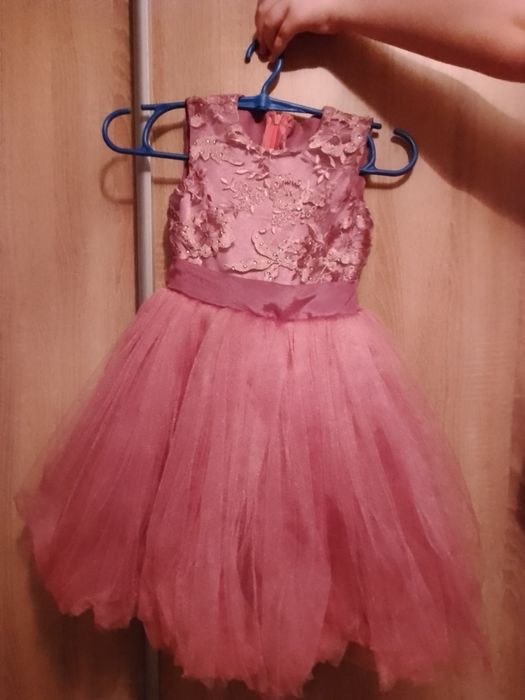 Плаття святкове.