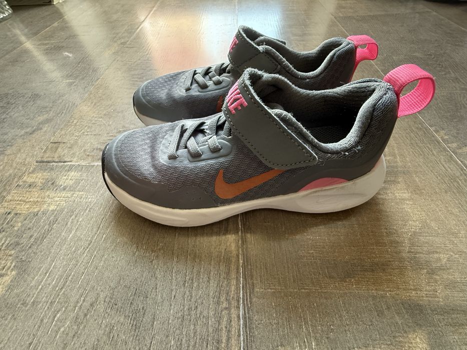 Кросівки Nike для дівчинки оригінал