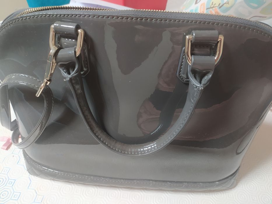 Bolsa senhora da marca Guess como nova