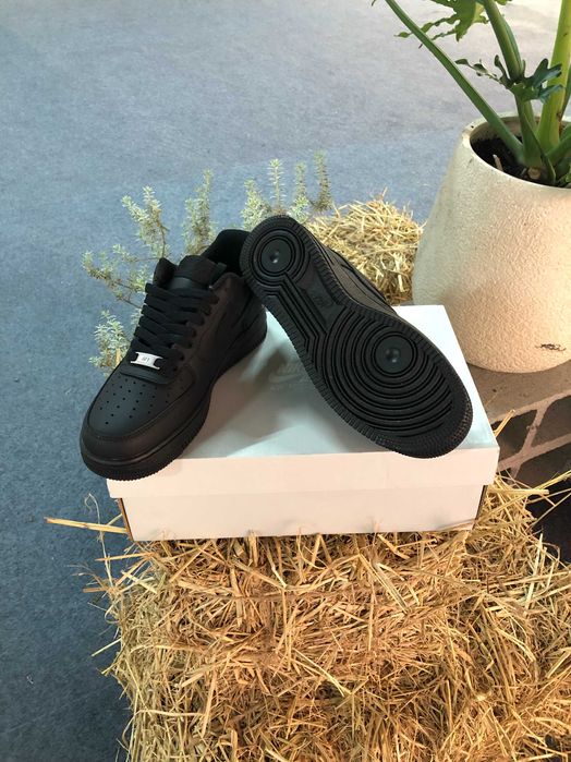 Nike Air Force 1 Czarny 42