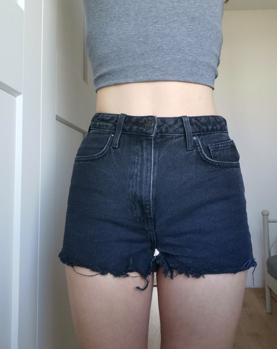 Spodenki szorty z wysokim stanem czarne Forever 21 
Rozmiar 36 S