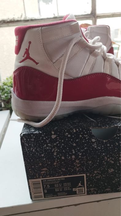 Jordan XI em ótimo estaso