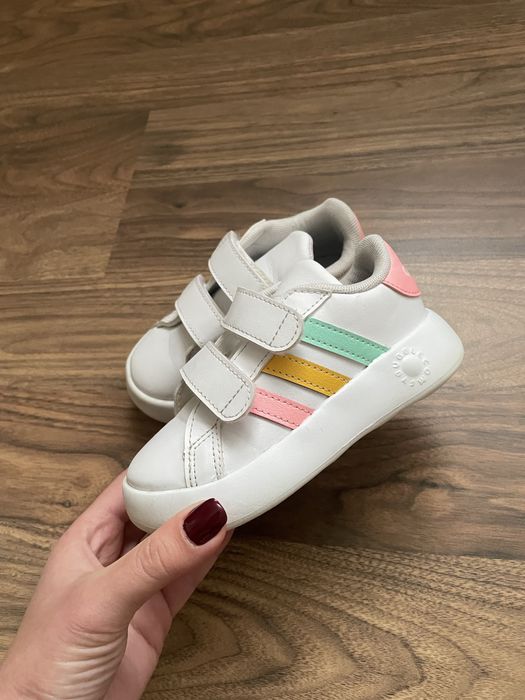 Дитячі кросівки adidas