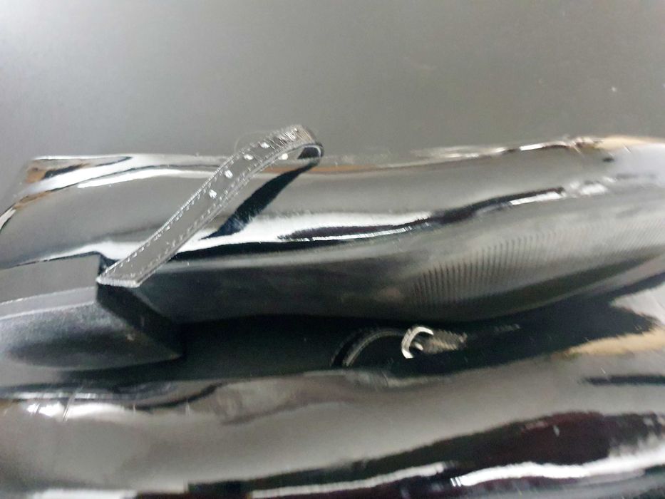 buty czarne lakierki baleriny zapinane Mary–Jan