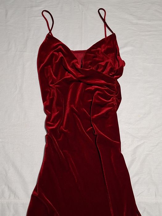 Сукня бахотна , червона Zara