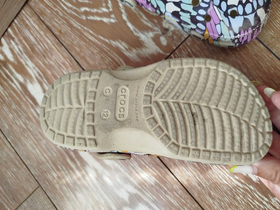 Crocs c12 beżowe motyle kwiaty
