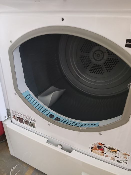 Máquina de secar roupa Indesit 8kg