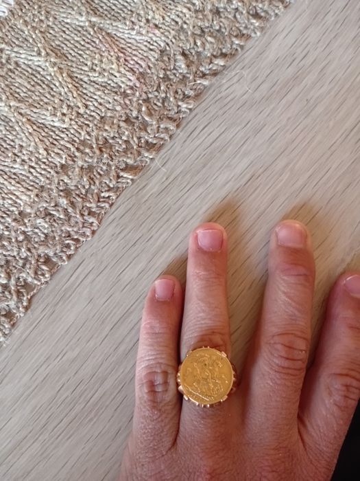 Vendo um anel de meia libra de ouro 19 kilates