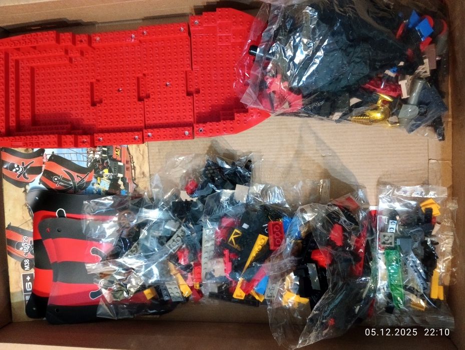 Лего піратський корабль