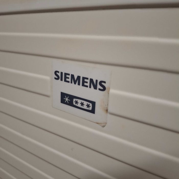 морозильна камера  Simens