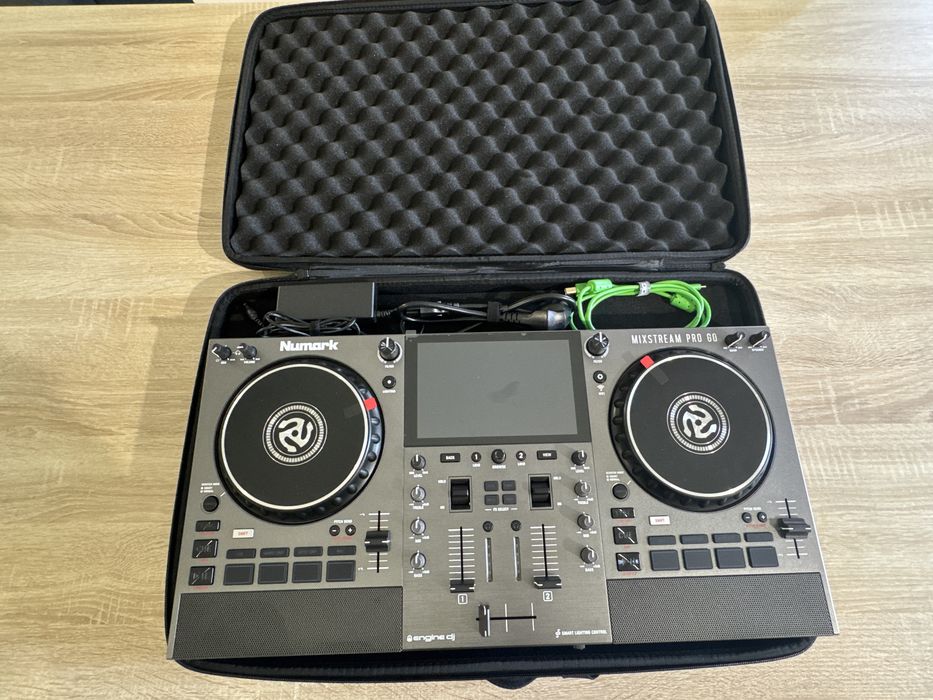 Numark Mixstream Pro Go + Mala Walkasse
