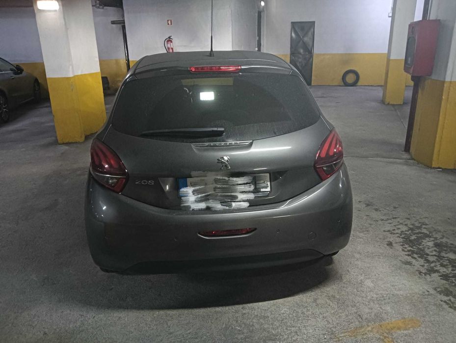 Peugeot 208 1.2 Signature