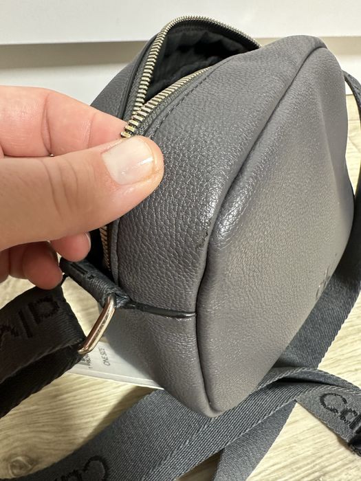 Продам сумочку CK