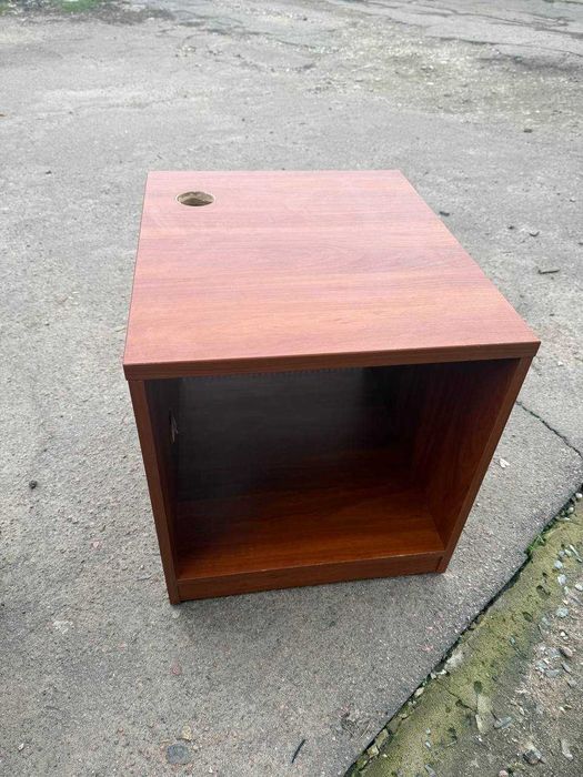 Продам тумбу под стол