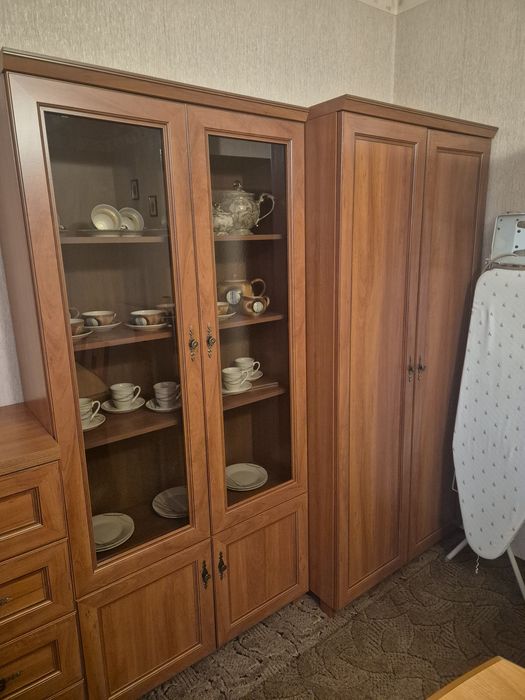 Meblościanka plus 2 komody mozna osobno