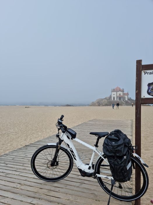 Bicicleta e bike KTM Macina tour