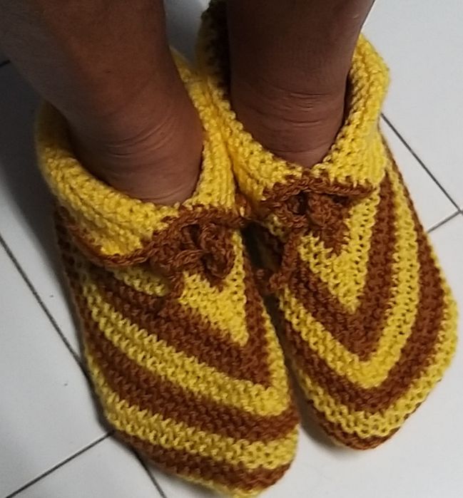 Botinhas em lã ao estilo dos avós.