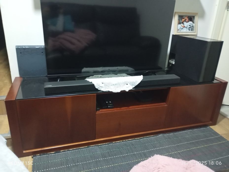 Móvel TV com garrafeira e estante