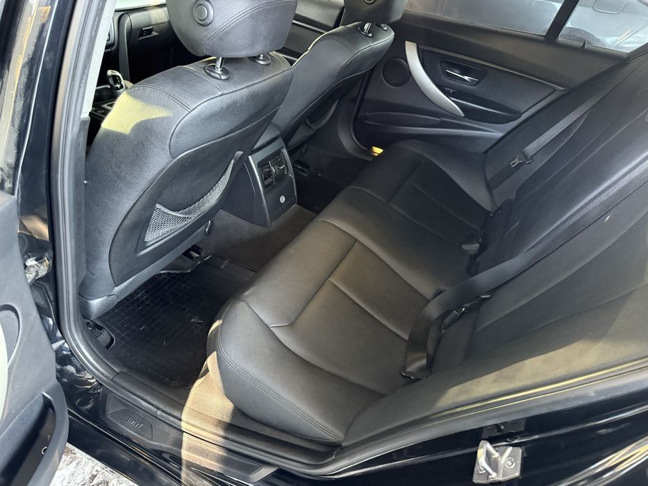 Продам Bmw 328i 2013р Легкі пошкодження