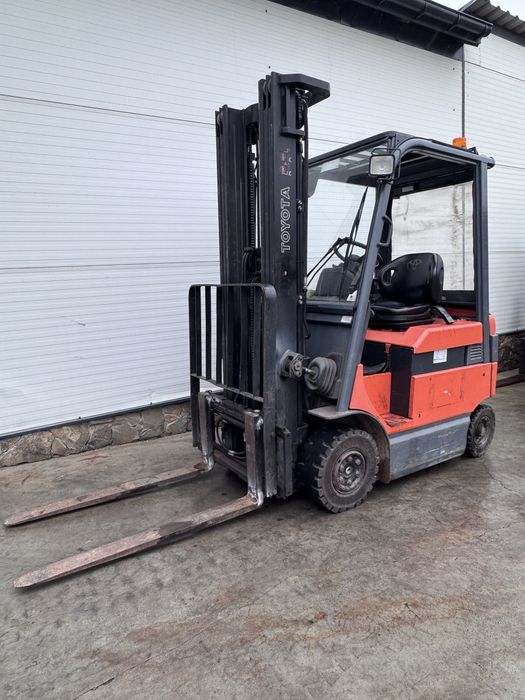 Toyota 7FBMF18 Triplex 5.50 m jak Linde Still