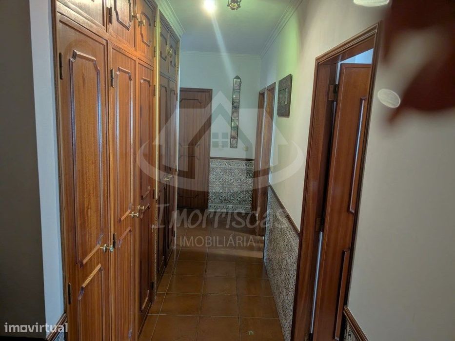 Apartamento T2 luminoso com varanda em Odivelas