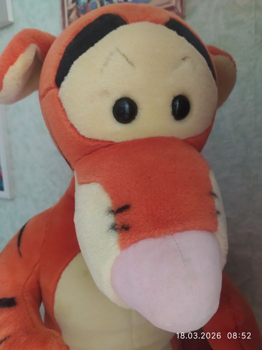 Величезний тигр "Disney " (75 см),зріст маленької дитини. .