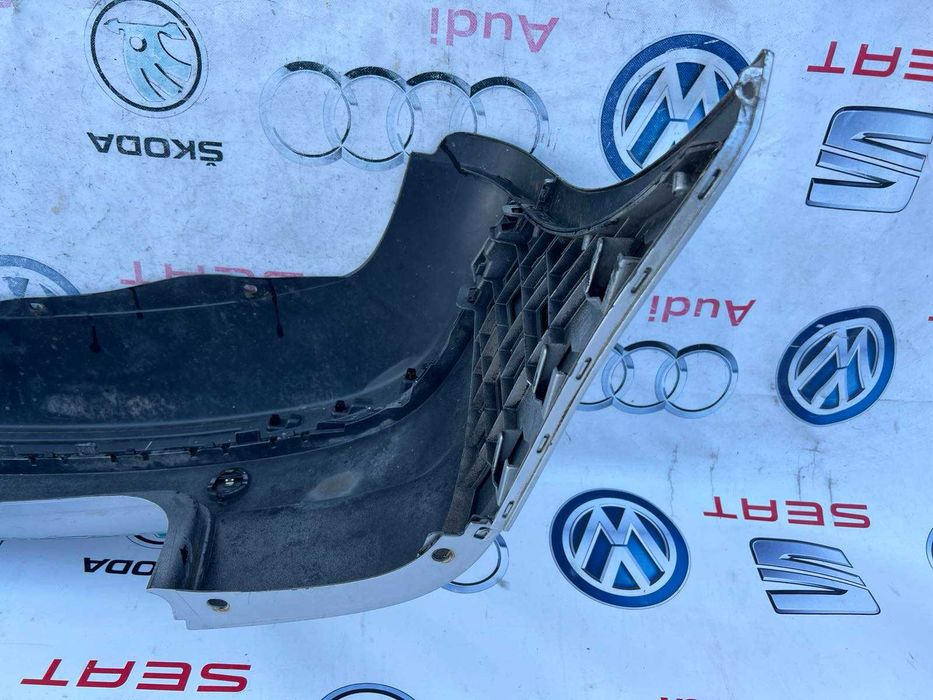 Бампер задній Volkswagen Touran Туран Тауран 2003-2010