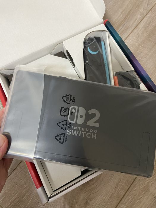 Приставка nintendo SWITCH 2 /256 ГБ продам срочно
