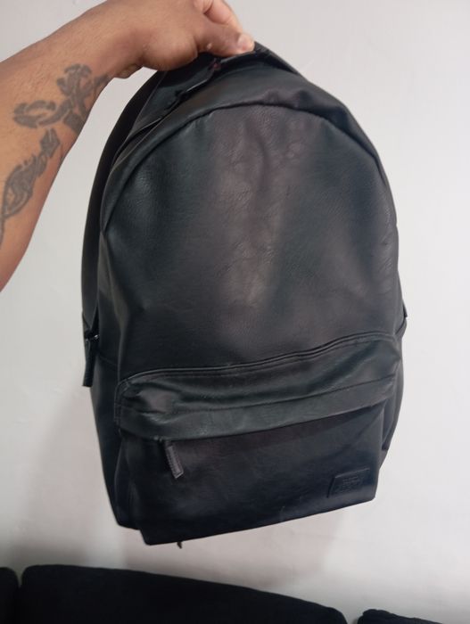 Mochila de pele pronta a usar