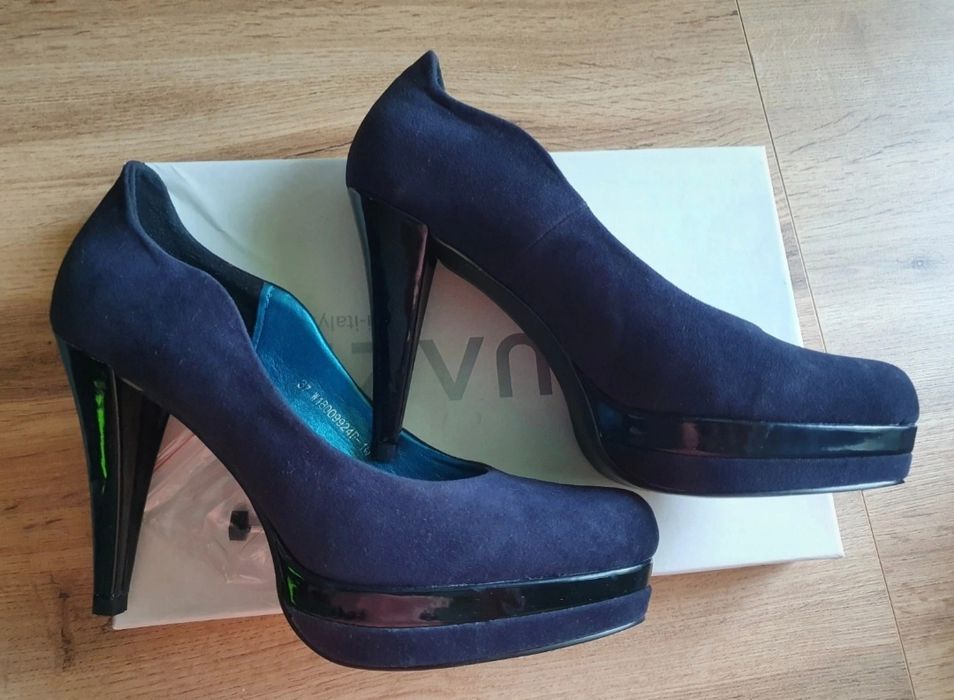 Quazi buty na obcasie